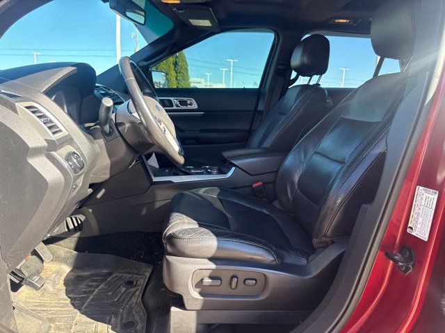 Used 2014 Ford Explorer XLT w/ Equipment Group 202A AWD/4WD image 14