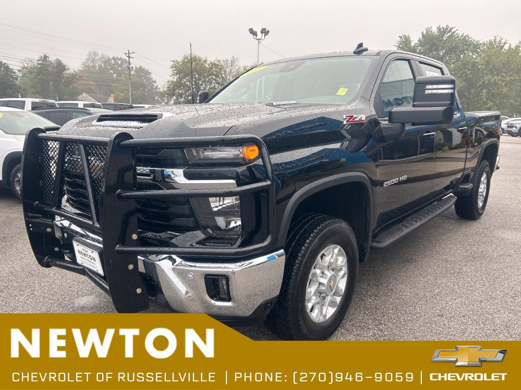Used 2025 Chevrolet Silverado 2500 LT w/ Safety Package AWD/4WD image 3