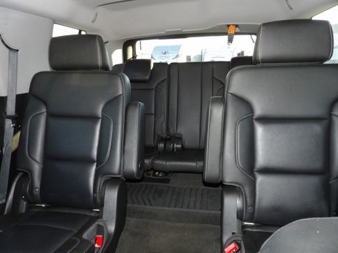 Used 2018 Chevrolet Tahoe LT w/ Luxury Package image 14