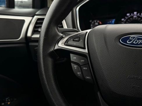 Used 2020 Ford Fusion SE image 9