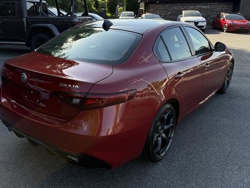 Used 2018 Alfa Romeo Giulia Ti Sport w/ Quick Order Package 22S Sport AWD/4WD image 18