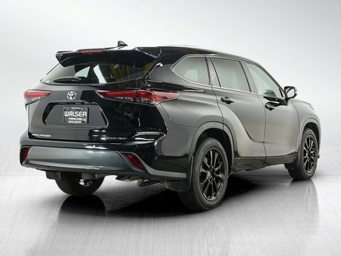 Used 2024 Toyota Highlander Limited AWD/4WD image 5