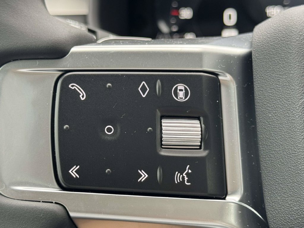 New 2026 Land Rover Discovery Limited Edition AWD/4WD image 25