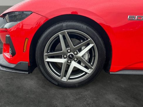 Used 2025 Ford Mustang GT Premium RWD image 4