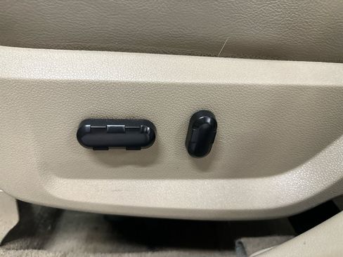 Used 2005 Mercury Montego Luxury image 26