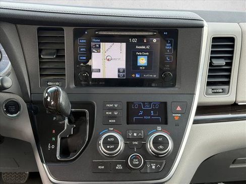 Used 2016 Toyota Sienna XLE image 17