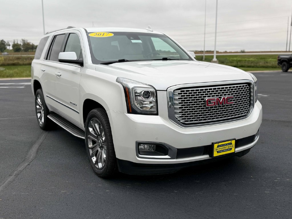 Used 2017 GMC Yukon Denali w/ Open Road Package AWD/4WD image 4