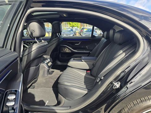 Used 2023 Mercedes-Benz S 500 4MATIC w/ AMG Line image 18