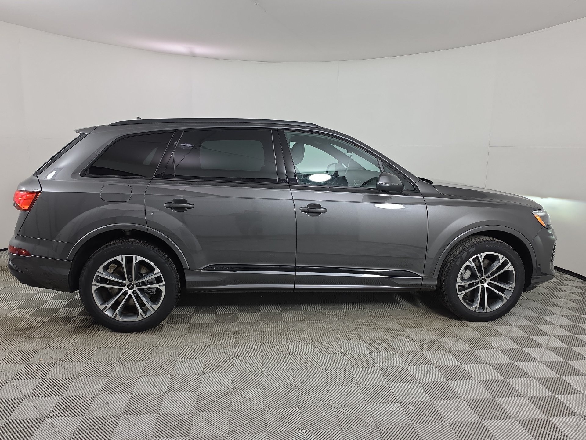 New 2026 Audi Q7 2.0T Premium AWD/4WD image 8