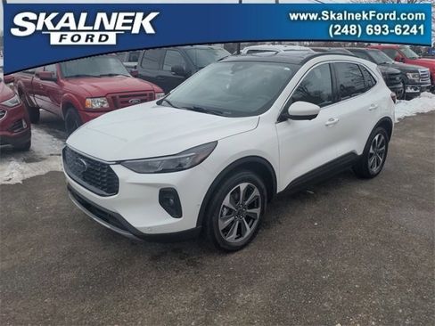 Certified 2024 Ford Escape Platinum w/ Premium Technology Package image 1