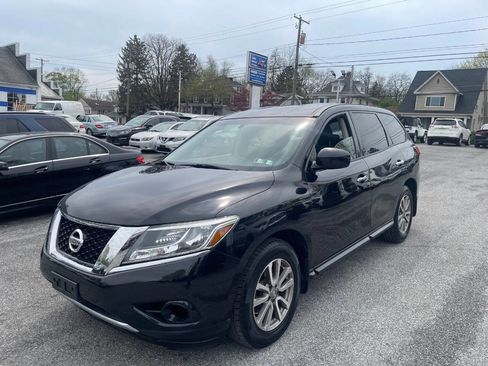Used 2015 Nissan Pathfinder S image 28