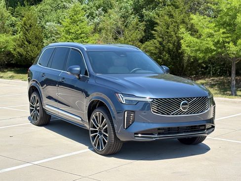 New 2026 Volvo XC90 B6 Plus w/ Protection Package Premier AWD/4WD image 4