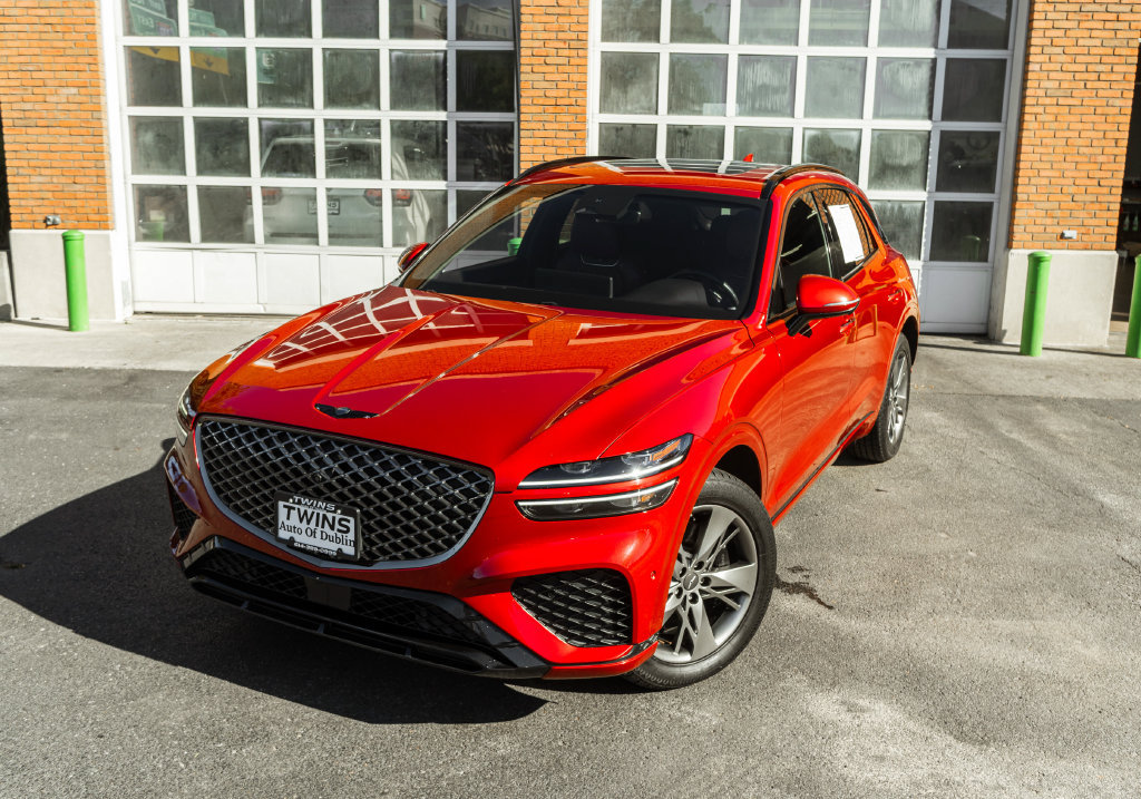 Used 2022 Genesis GV70 3.5T Sport w/ Sport Advanced Package AWD/4WD image 2