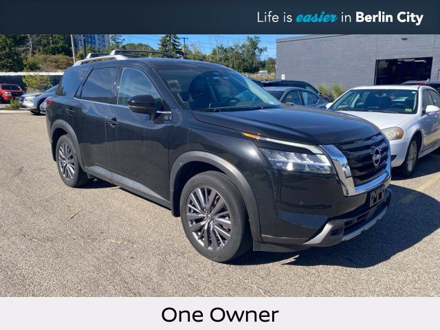 Certified 2024 Nissan Pathfinder SL w/ SL Premium Package AWD/4WD image 1