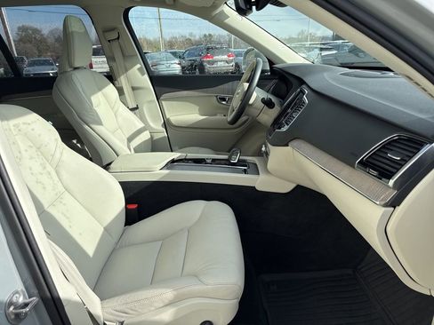 Used 2024 Volvo XC90 B5 Plus image 34