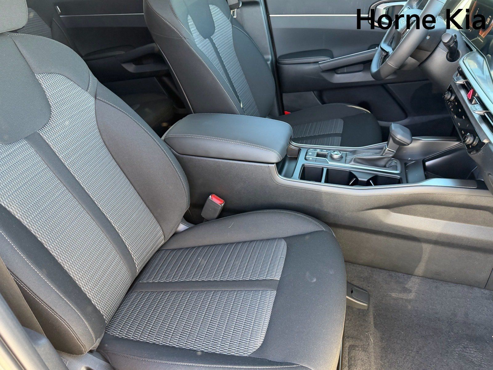 New 2026 Kia Sorento LX FWD image 8