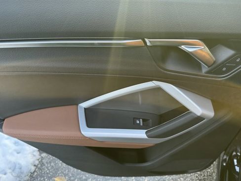 Used 2025 Audi Q3 2.0T Premium w/ Convenience Package image 35