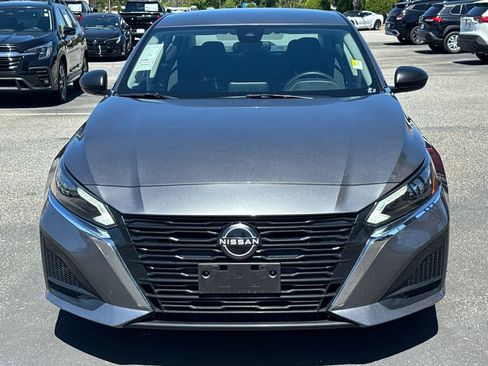 Used 2024 Nissan Altima 2.5 SV FWD image 8