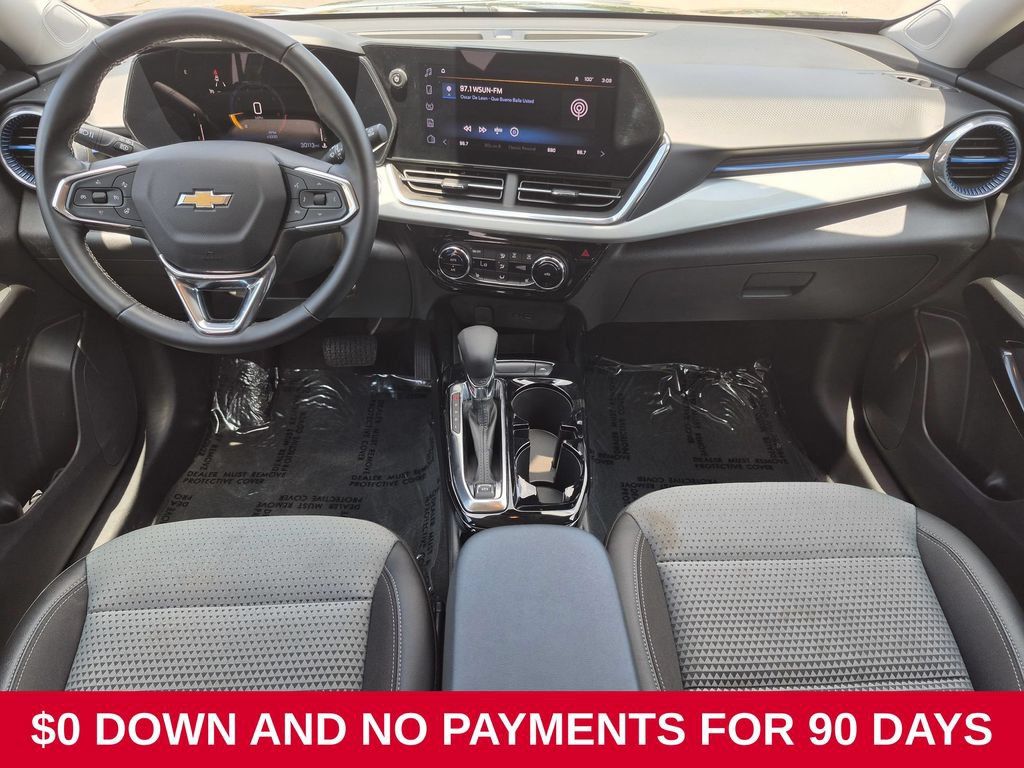 Used 2025 Chevrolet Trax LT w/ LT Convenience Package FWD image 22