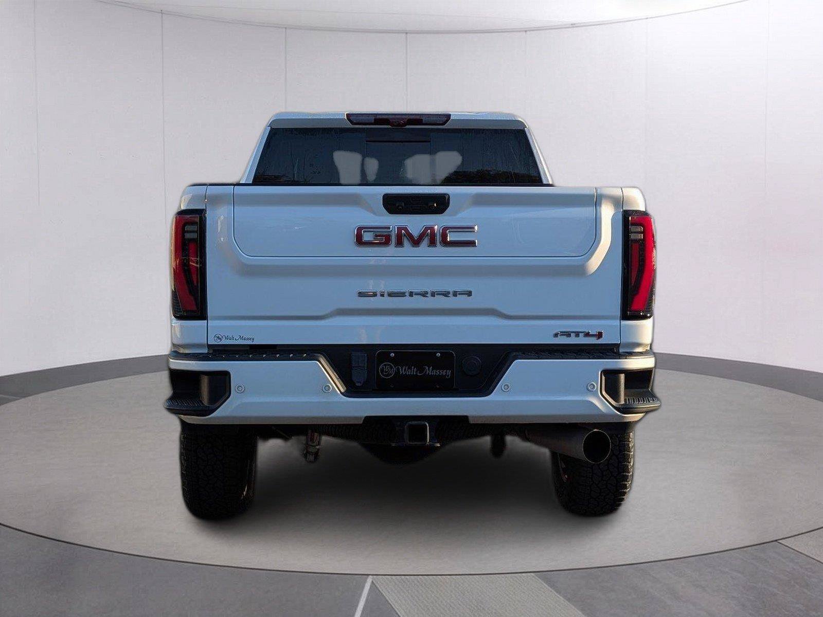 Used 2024 GMC Sierra 2500 AT4 w/ AT4 Premium Plus Package AWD/4WD image 4