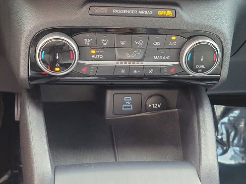 Certified 2022 Ford Escape SEL image 31