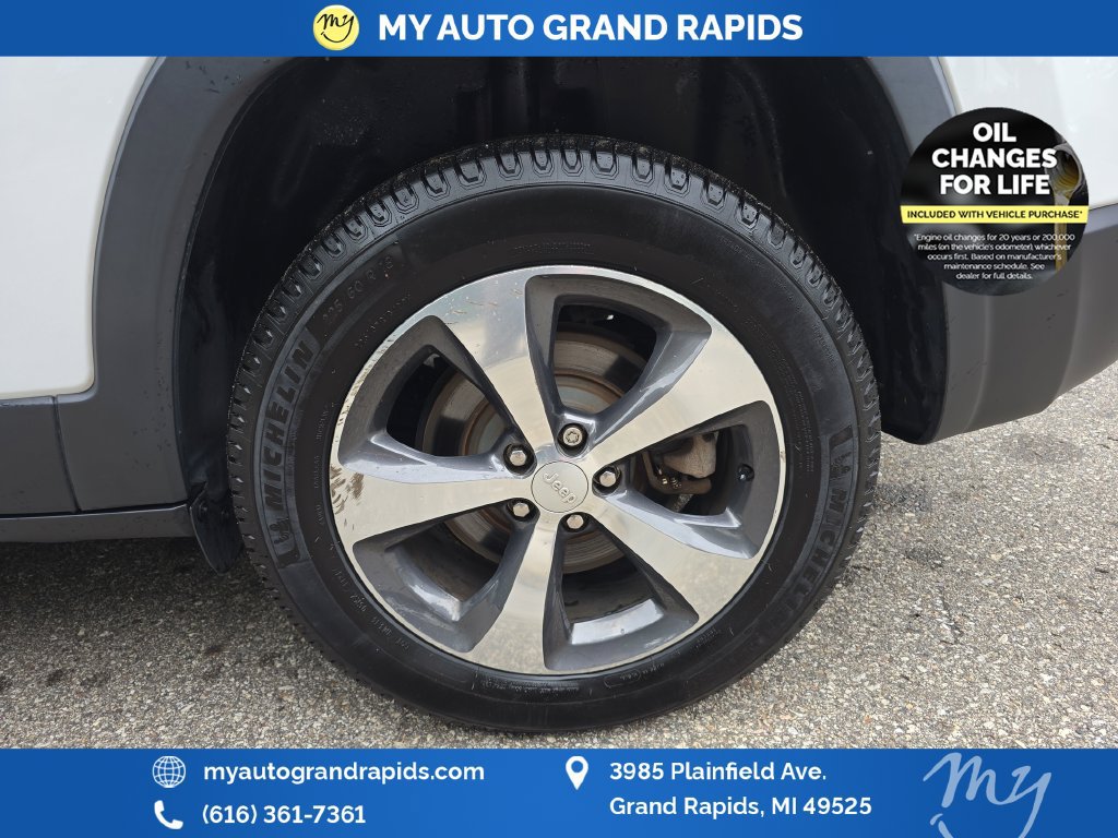 Used 2019 Jeep Cherokee Limited AWD/4WD image 30