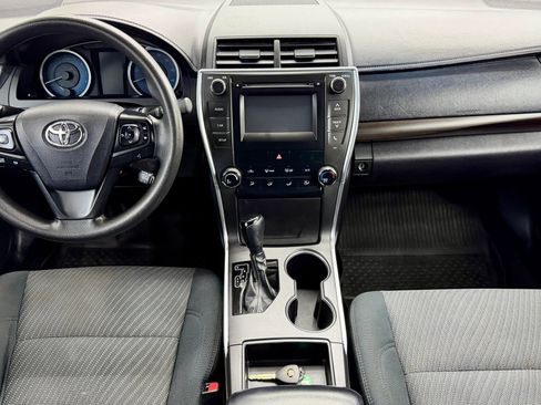 Used 2017 Toyota Camry LE image 17