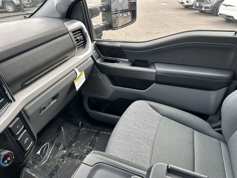 New 2025 Ford F350 XLT w/ Black Appearance Package image 15