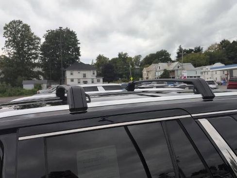 Used 2022 GMC Yukon SLT w/ SLT Luxury Package image 33