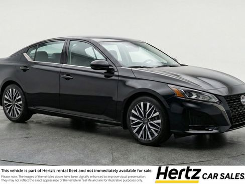 Used 2025 Nissan Altima 2.5 SV FWD image 1