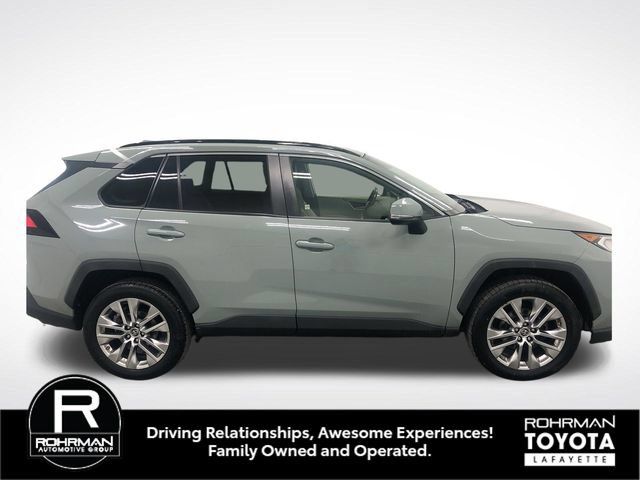 Used 2019 Toyota RAV4 XLE Premium FWD image 8