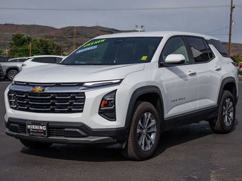 Used 2025 Chevrolet Equinox LT AWD/4WD image 36