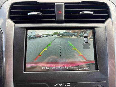 Used 2020 Ford Fusion SE FWD image 22
