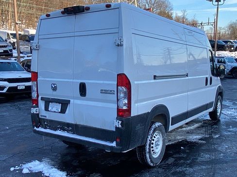 Used 2025 RAM ProMaster 2500 w/ Storage Group image 22