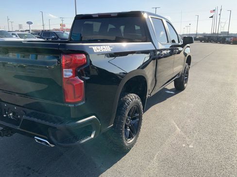 Used 2022 Chevrolet Silverado 1500 LT Trail Boss w/ LPO, Dark Essentials Package image 17
