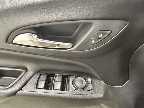 Used 2023 Chevrolet Equinox LT FWD image 13