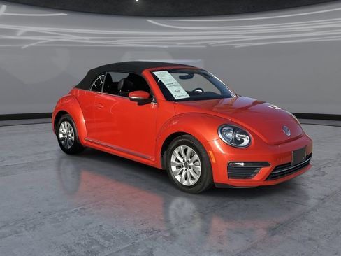 Used 2017 Volkswagen Beetle 1.8T S FWD image 2