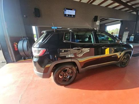 Used 2020 Jeep Compass Sport FWD image 2