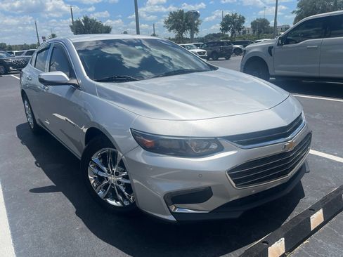 Used 2017 Chevrolet Malibu LT w/ Driver Confidence Package FWD image 1