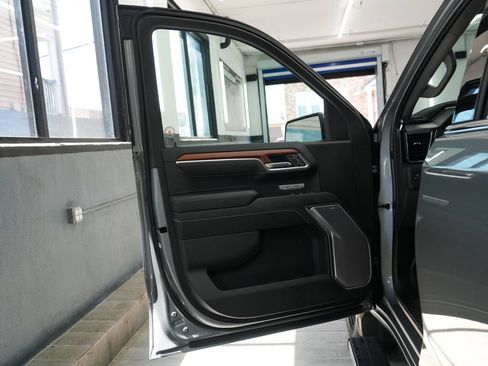 Used 2023 GMC Sierra 1500 Denali w/ Denali Reserve Package AWD/4WD image 9