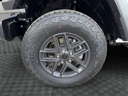 New 2025 Jeep Gladiator Sport image 14