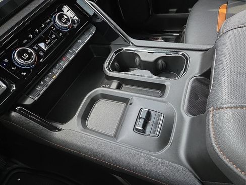 Used 2025 GMC Sierra 2500 AT4 w/ AT4 Premium Plus Package AWD/4WD image 20