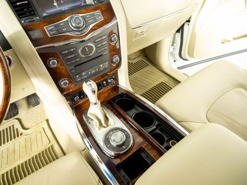 Used 2015 INFINITI QX80 4WD w/ Deluxe Technology Package image 17