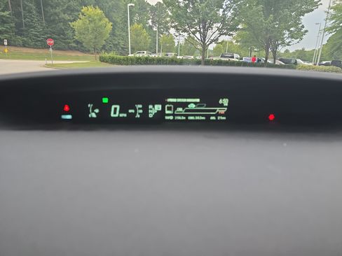 Used 2015 Toyota Prius Two FWD image 18