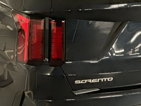 Certified 2023 Kia Sorento EX FWD image 38