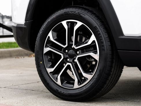 Used 2022 Jeep Compass Limited image 67