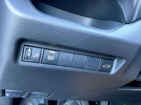 Used 2025 Toyota RAV4 XLE Premium FWD image 33
