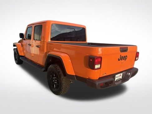 Used 2025 Jeep Gladiator Sport AWD/4WD image 6