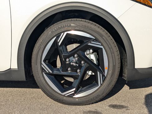 New 2025 Kia K4 GT-Line Turbo FWD image 13
