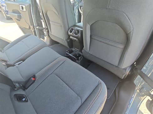 New 2025 Jeep Gladiator Sport image 12